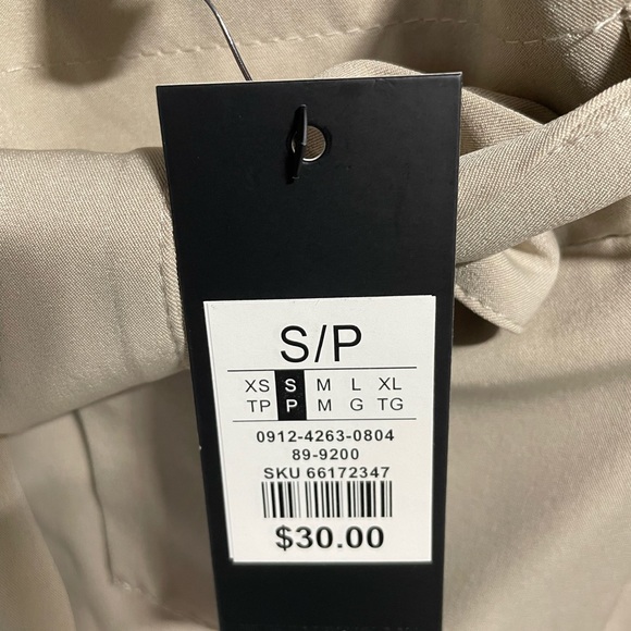 Modern suit set - Picture 4 of 5